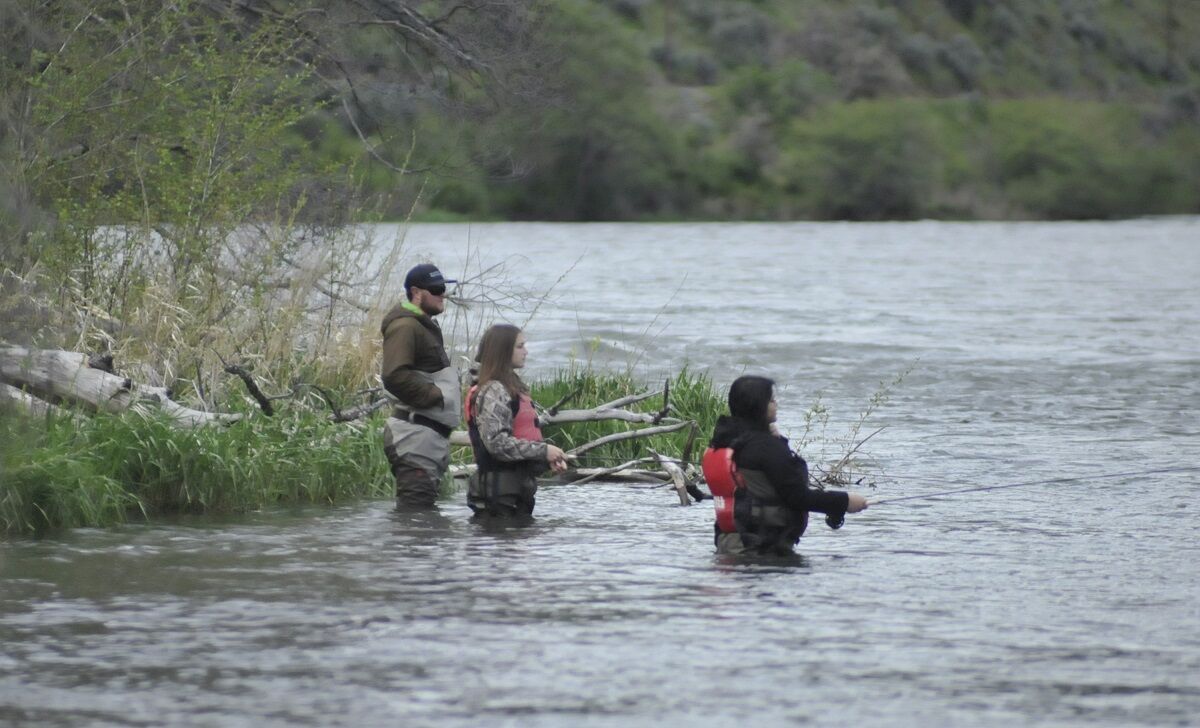Anglers on the Deschutes River